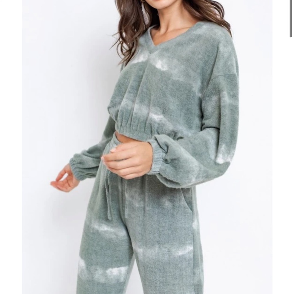 NWT Le Lis Tie Dye Jogger Set